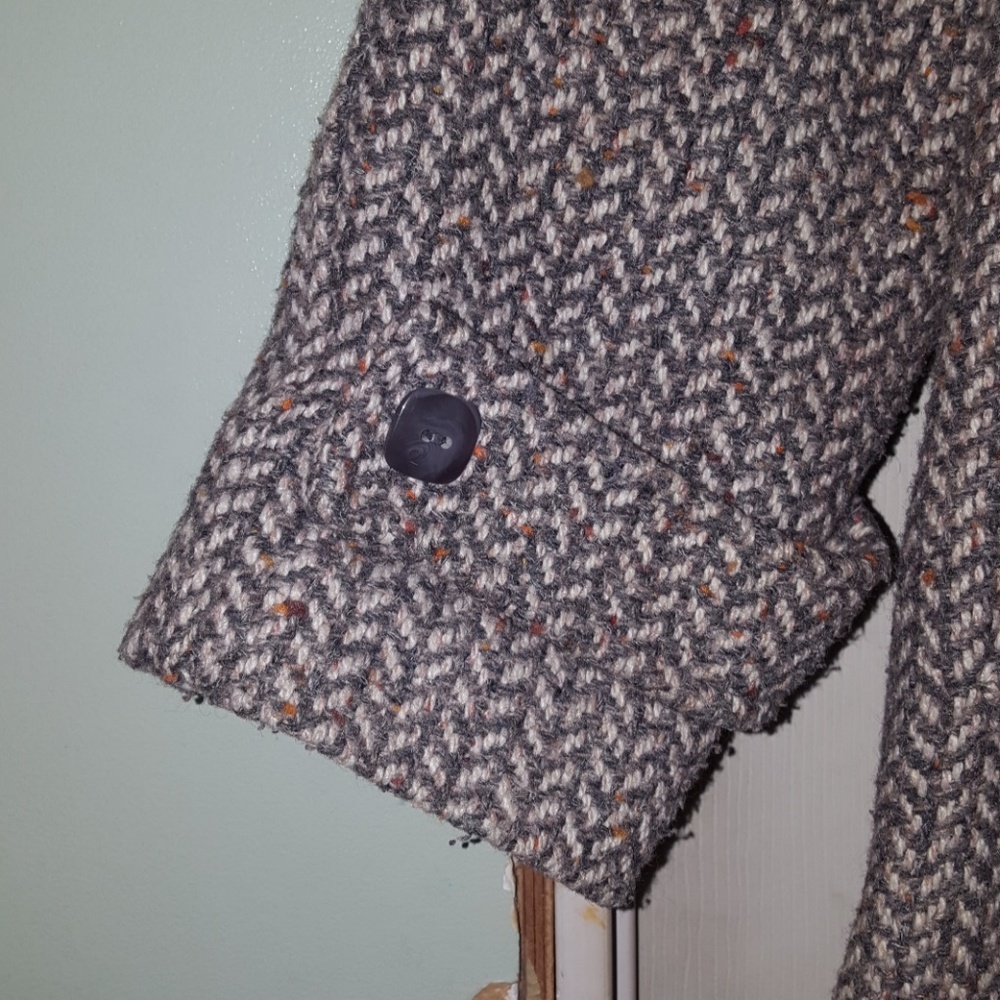 Coat - Picture 6 of 8